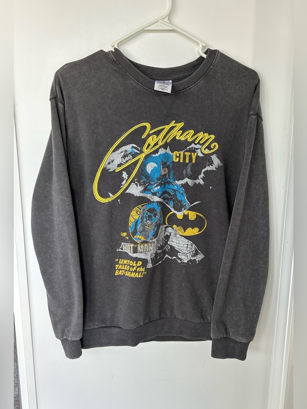 DC Comics Batman Boys Sweatshirt Size XL 14 16 Gray Mineral Wash Gotham City